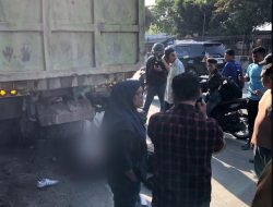 Diduga Lalai, Pengendara Motor Tewas Tabrak Truk di Rimbo Panjang
